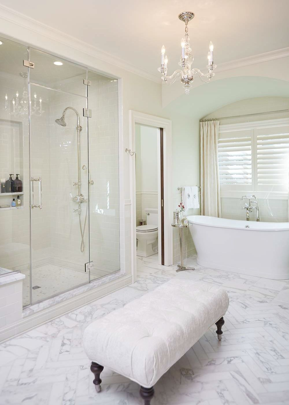 Luxury traditional bathroom design ideas for your classy room 51