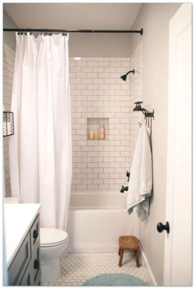 Rustic farmhouse bathroom ideas with shower 116