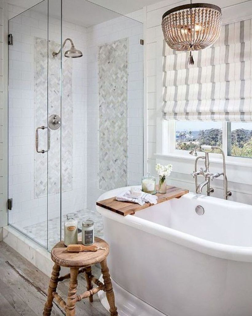 Rustic farmhouse bathroom ideas with shower 15
