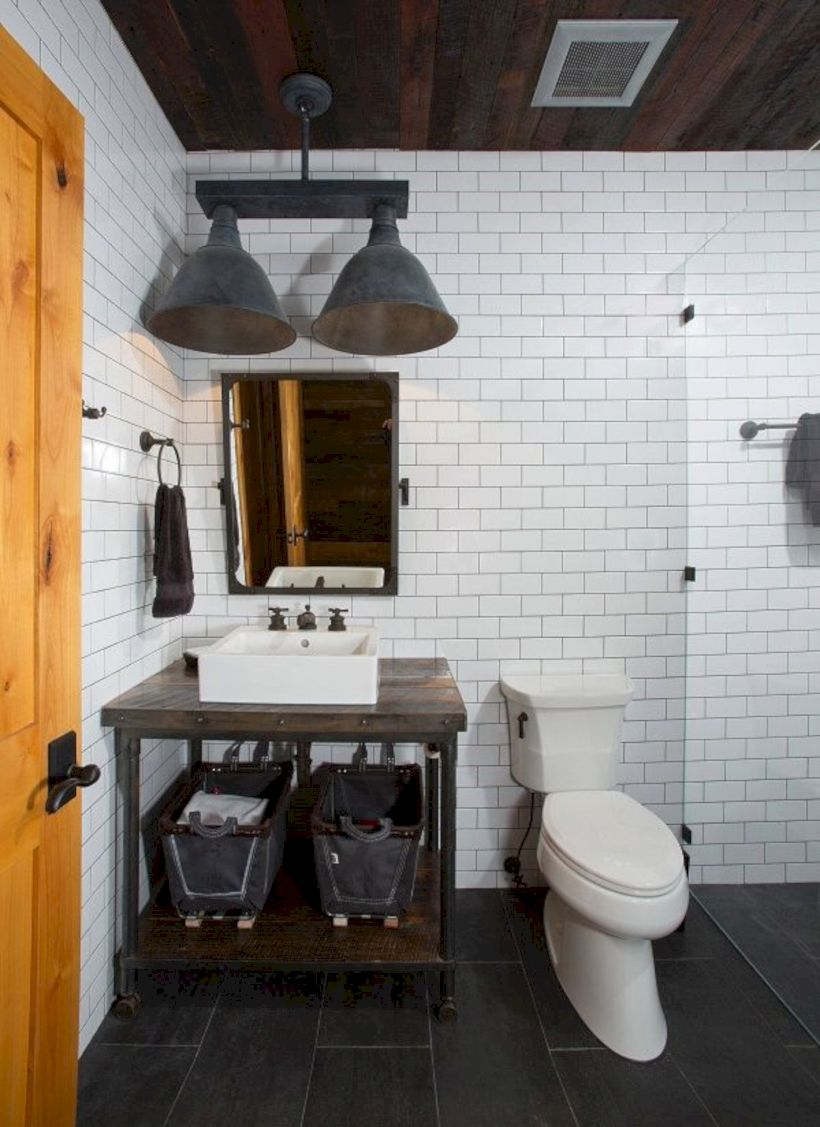 Rustic farmhouse bathroom ideas with shower 33