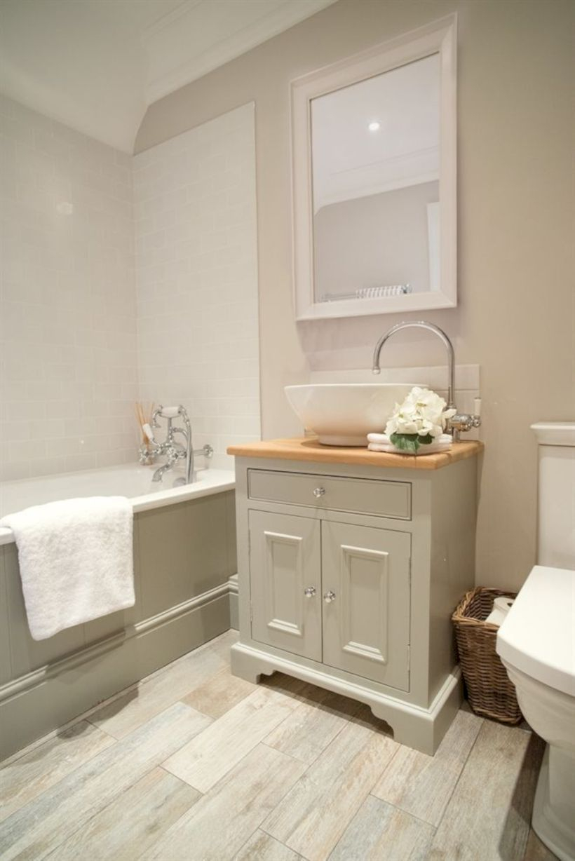 Rustic farmhouse bathroom ideas with shower 40