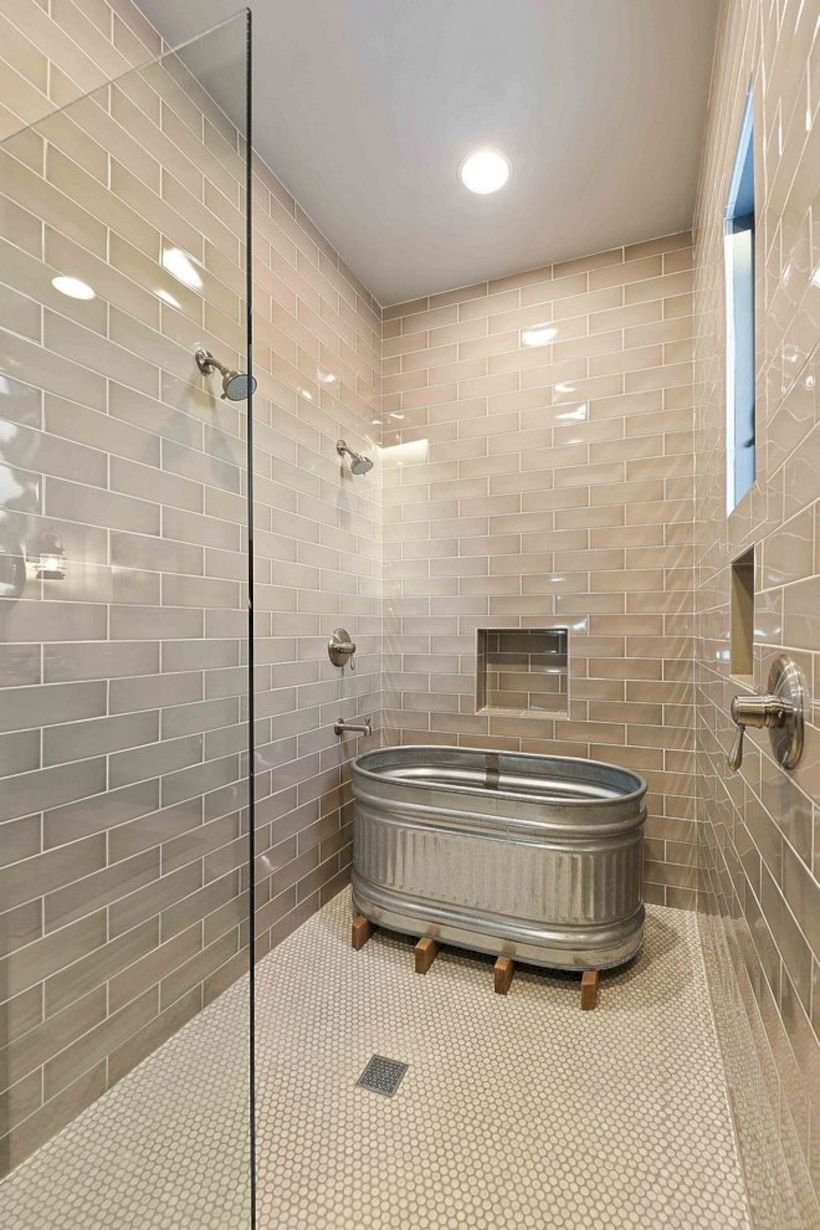 Rustic farmhouse bathroom ideas with shower 43