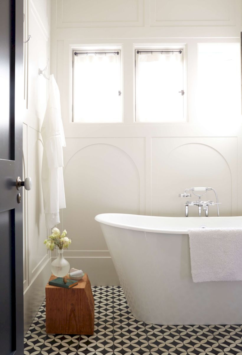 Rustic farmhouse bathroom ideas with shower 54