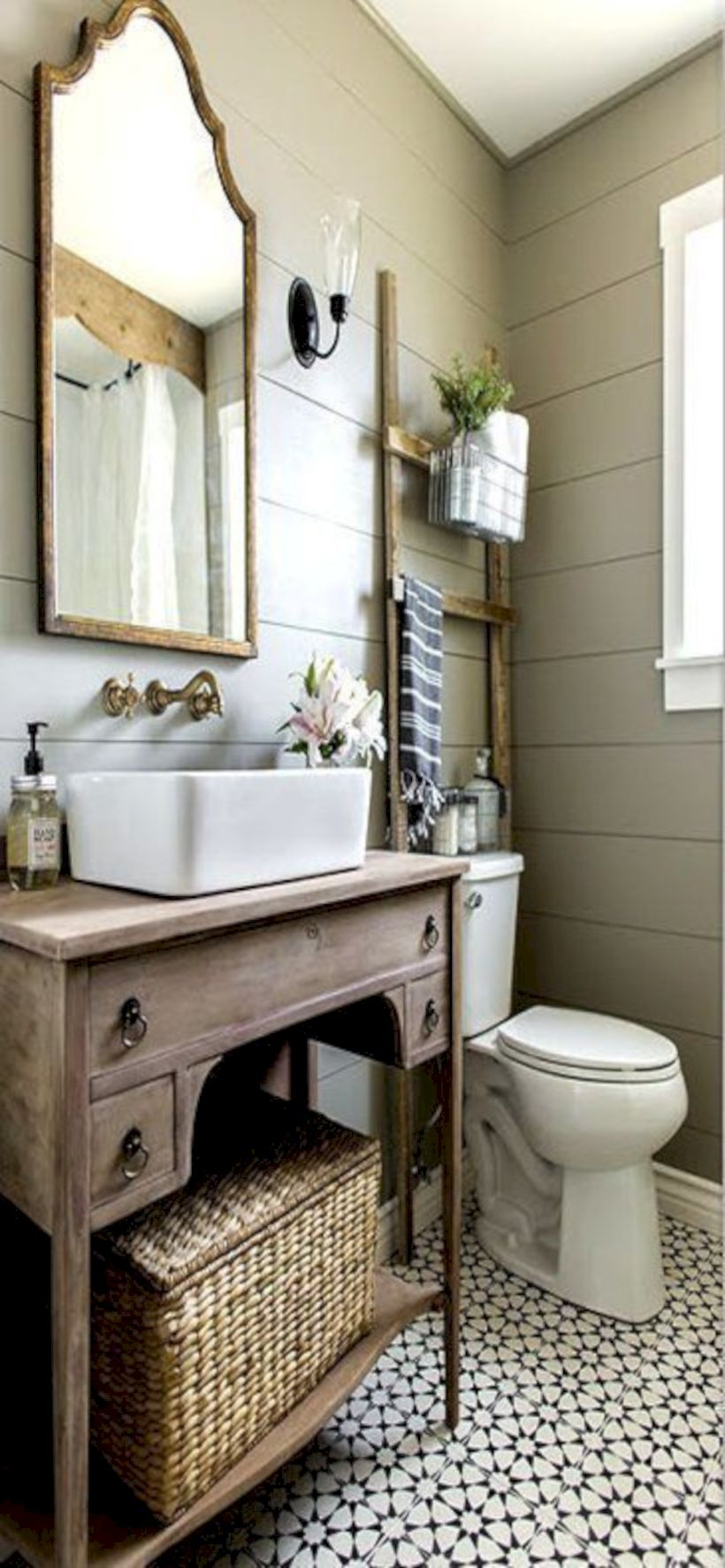 Rustic farmhouse bathroom ideas with shower 74