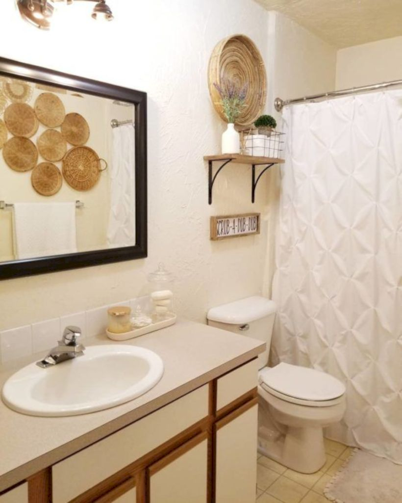 Rustic farmhouse bathroom ideas with shower 79