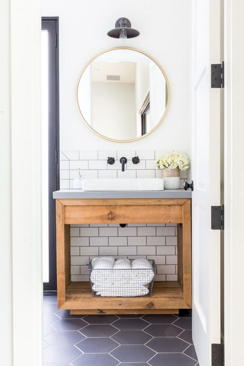 Rustic farmhouse bathroom ideas with shower 98