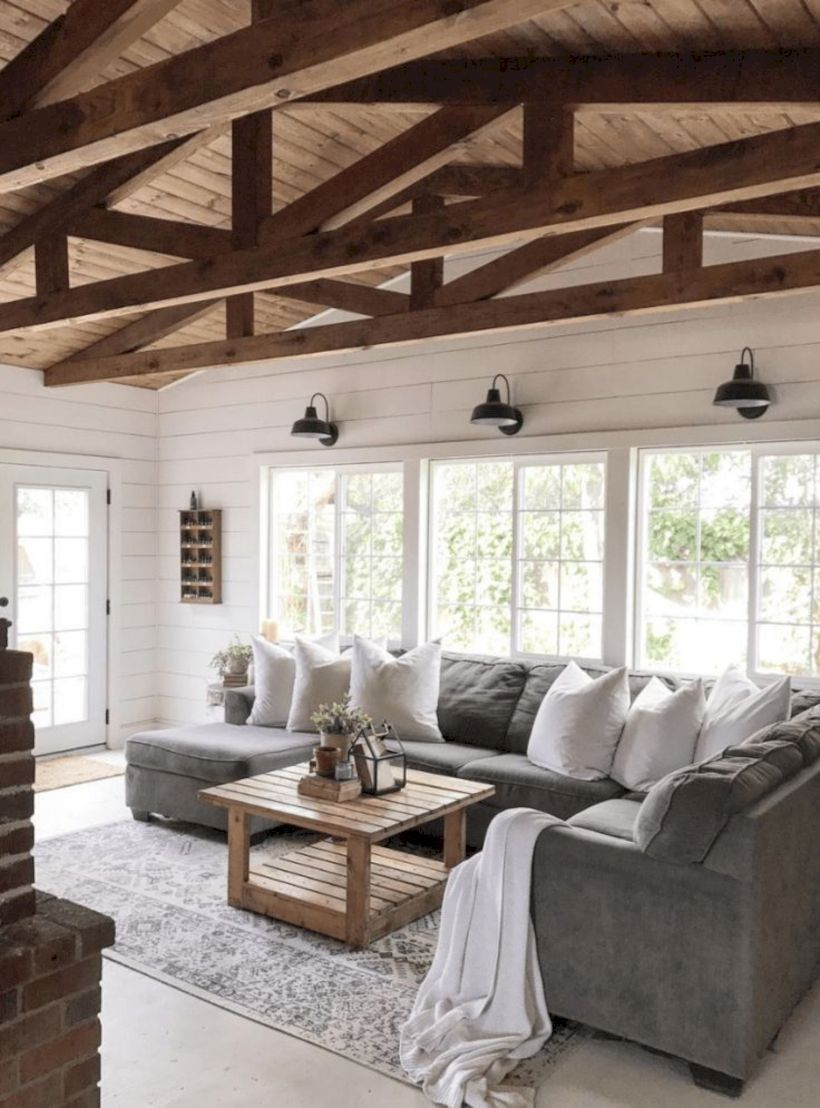 Rustic modern farmhouse living room decor ideas 34