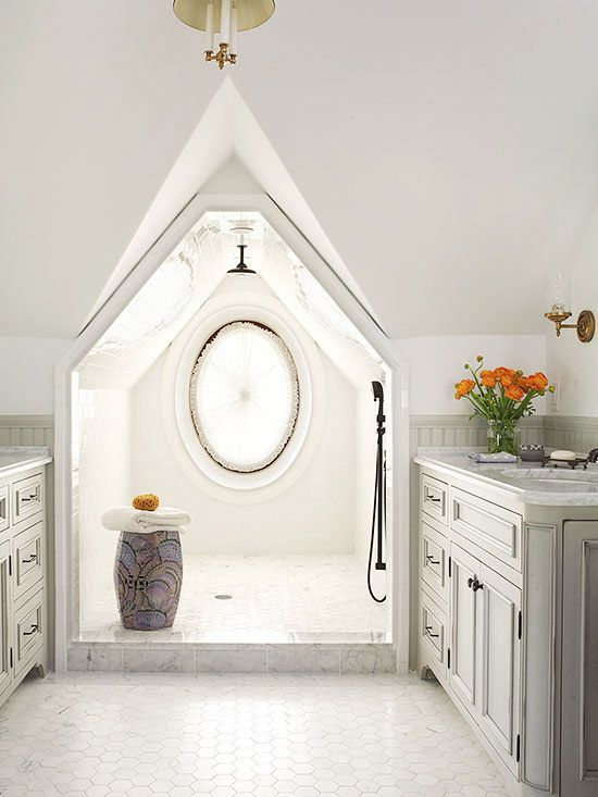 Unique attic bathroom design ideas for your private haven 03