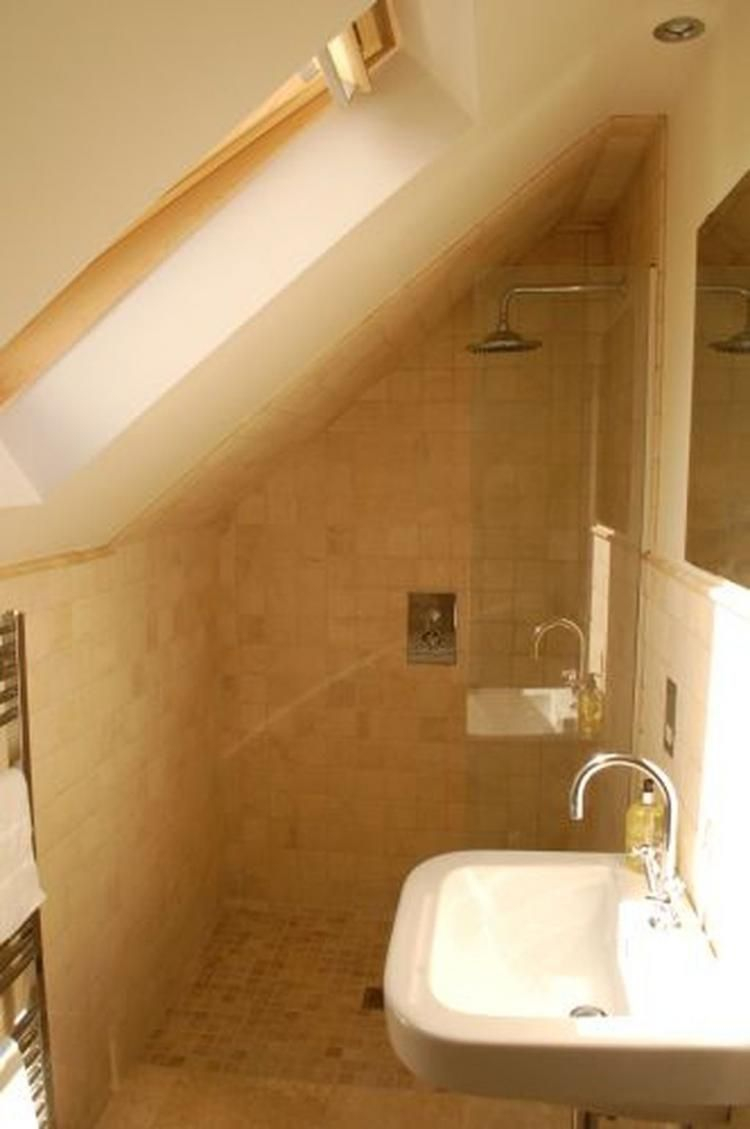 Unique attic bathroom design ideas for your private haven 21