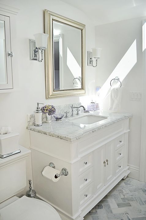 Unique attic bathroom design ideas for your private haven 46