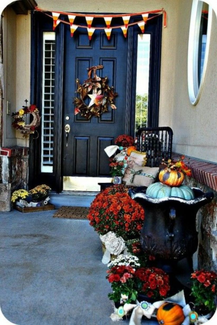 Beautiful decor ideas to hang on your door that aren't wreaths 04