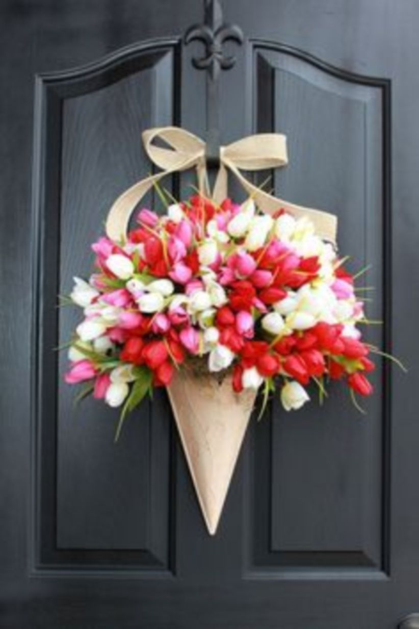 Beautiful decor ideas to hang on your door that aren't wreaths 07