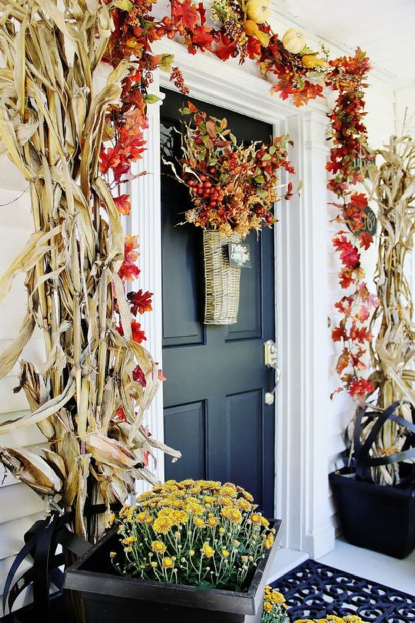 Beautiful decor ideas to hang on your door that aren't wreaths 16