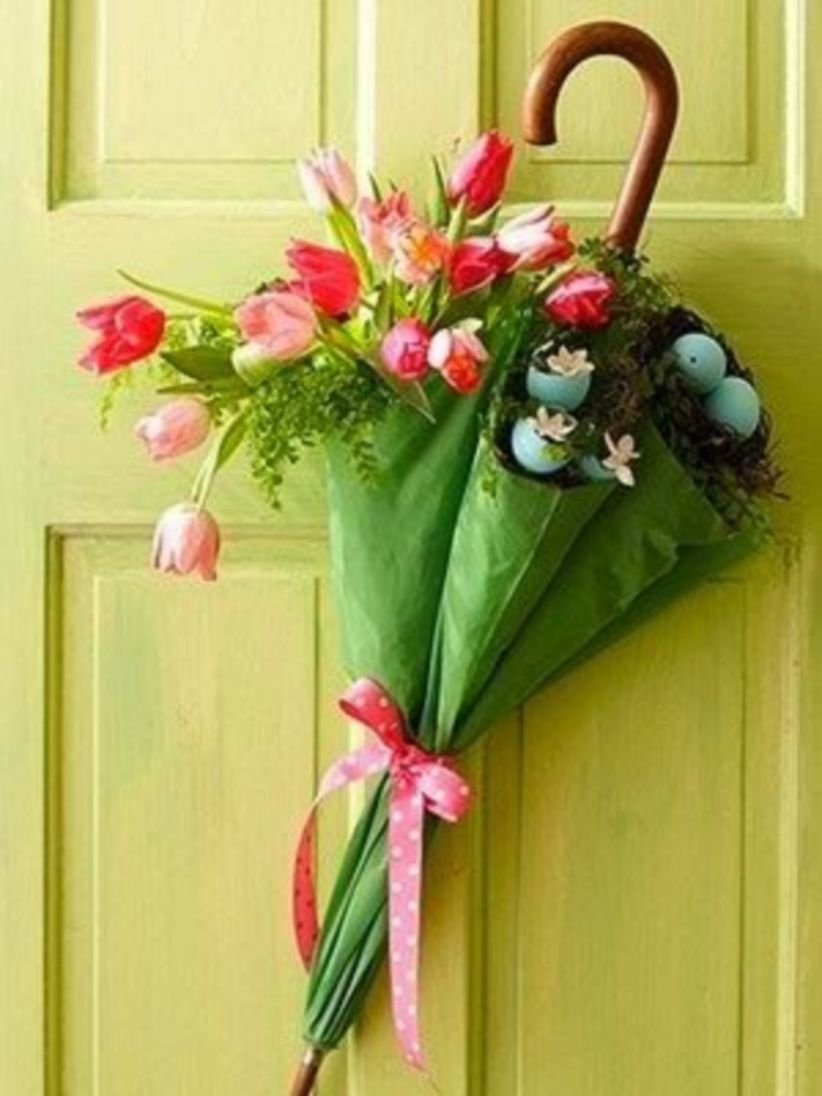 Beautiful decor ideas to hang on your door that aren't wreaths 20