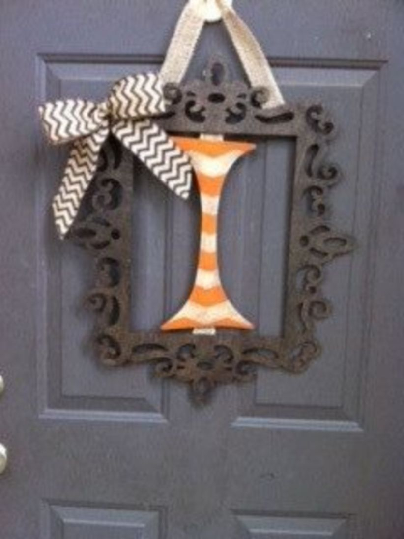Beautiful decor ideas to hang on your door that aren't wreaths 26