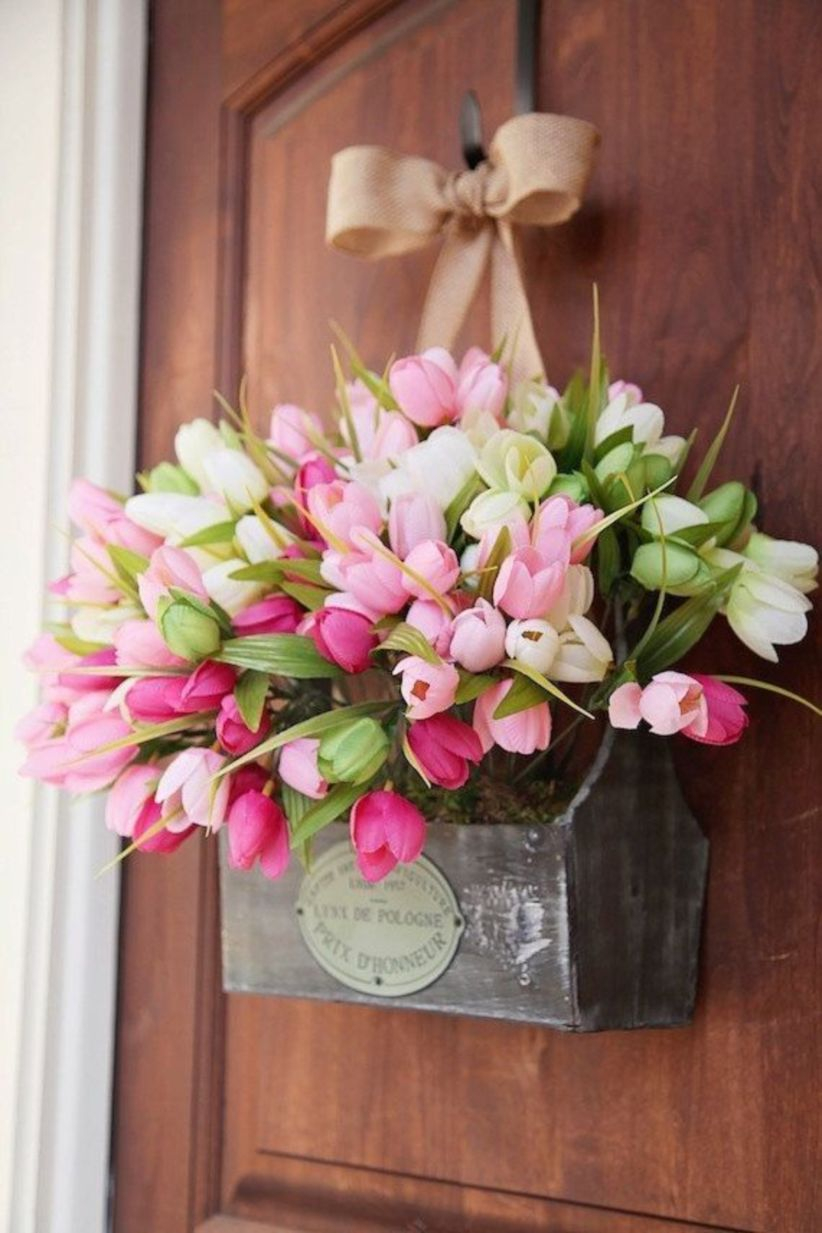 Beautiful decor ideas to hang on your door that aren't wreaths 27