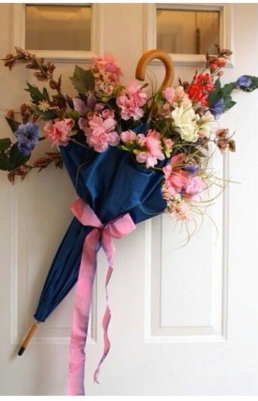 Beautiful decor ideas to hang on your door that aren't wreaths 32