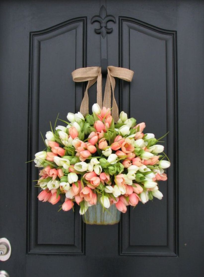 Beautiful decor ideas to hang on your door that aren't wreaths 41