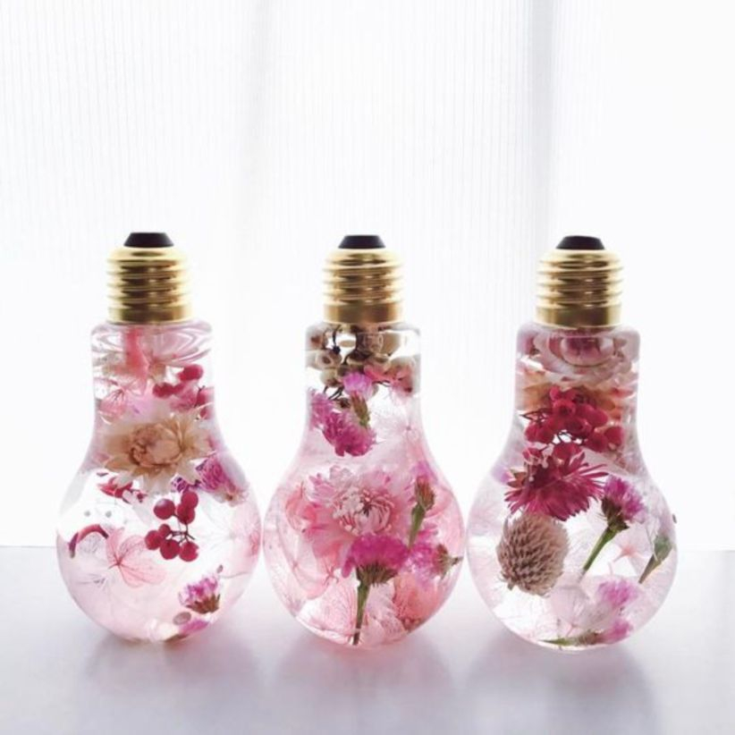 Bright ideas to recycle old light blubs 37