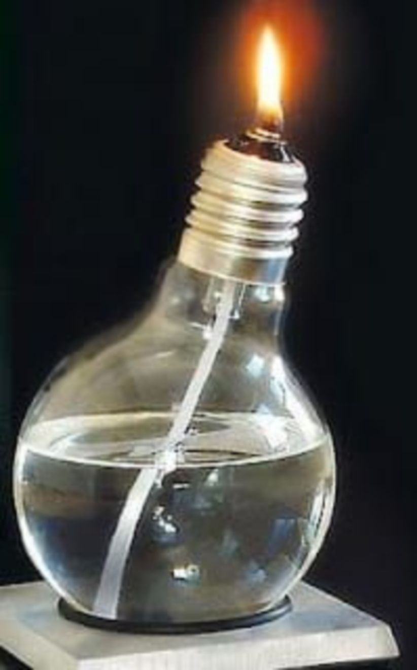 Bright ideas to recycle old light blubs 50