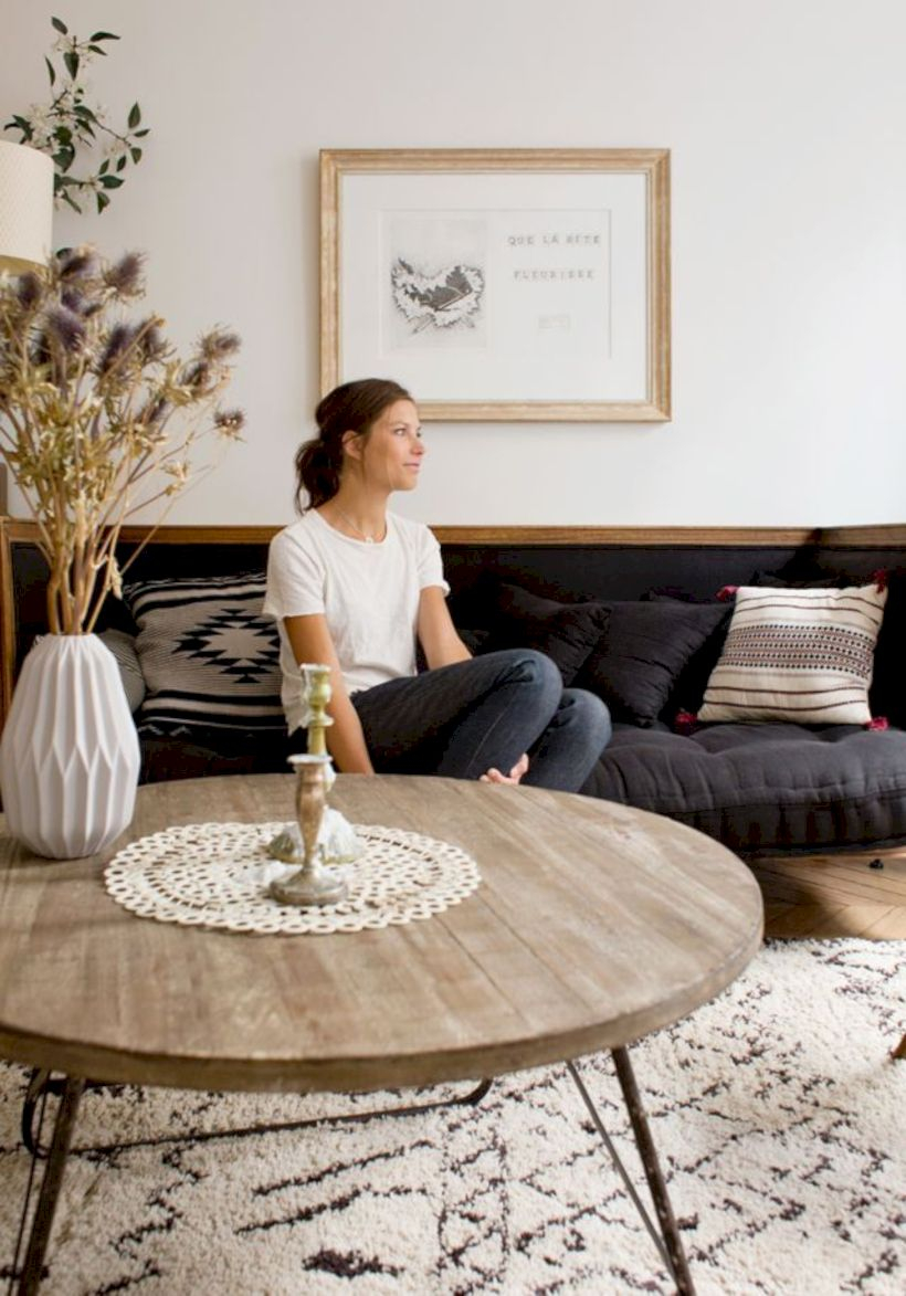 Adorable and cozy neutral living room design ideas 45