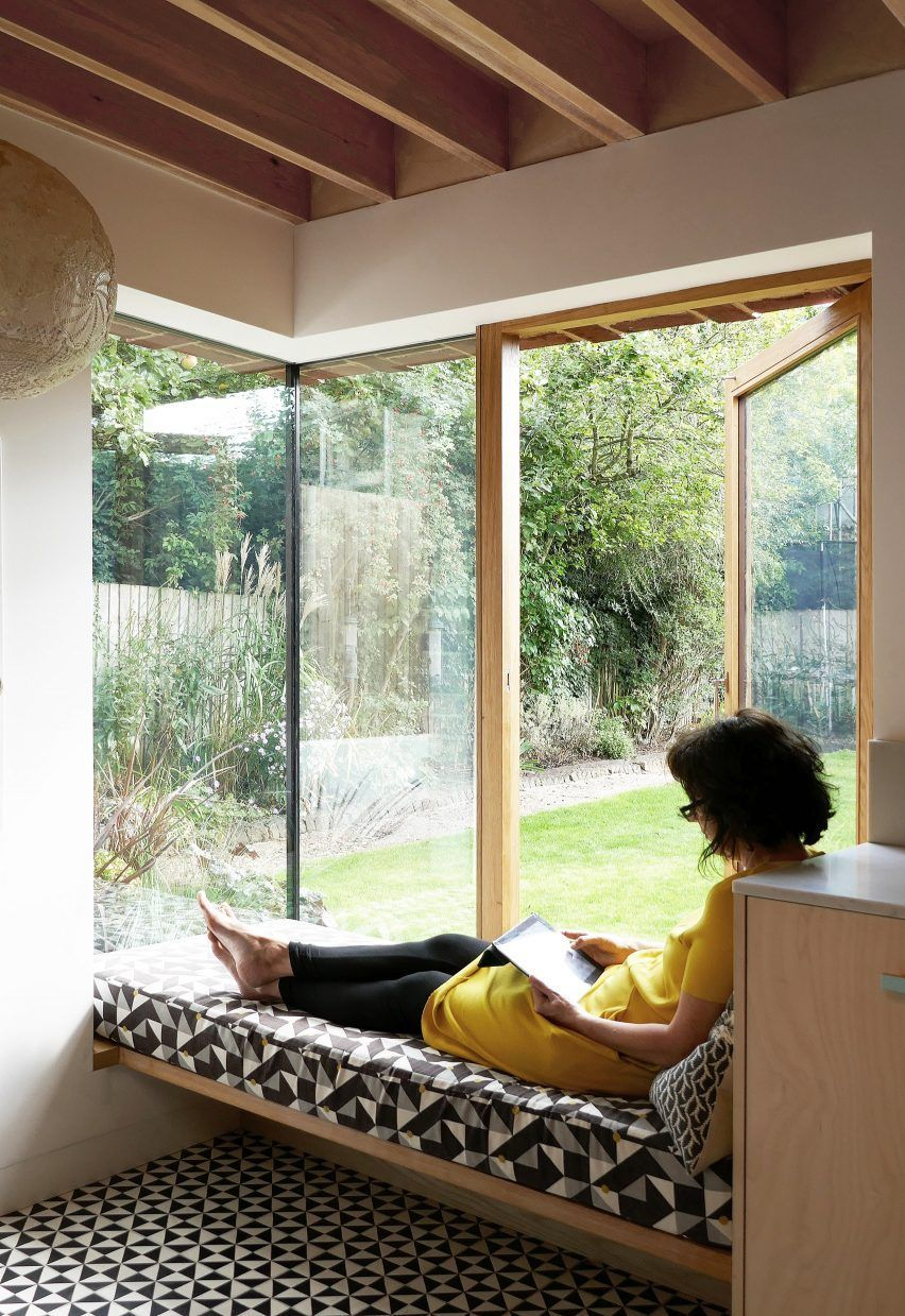 Bay window ideas that blend well with modern interior design 04