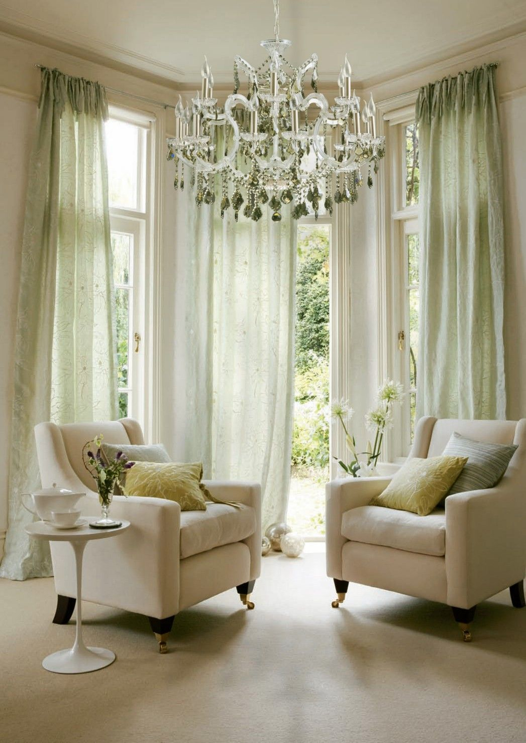 Bay window ideas that blend well with modern interior design 35