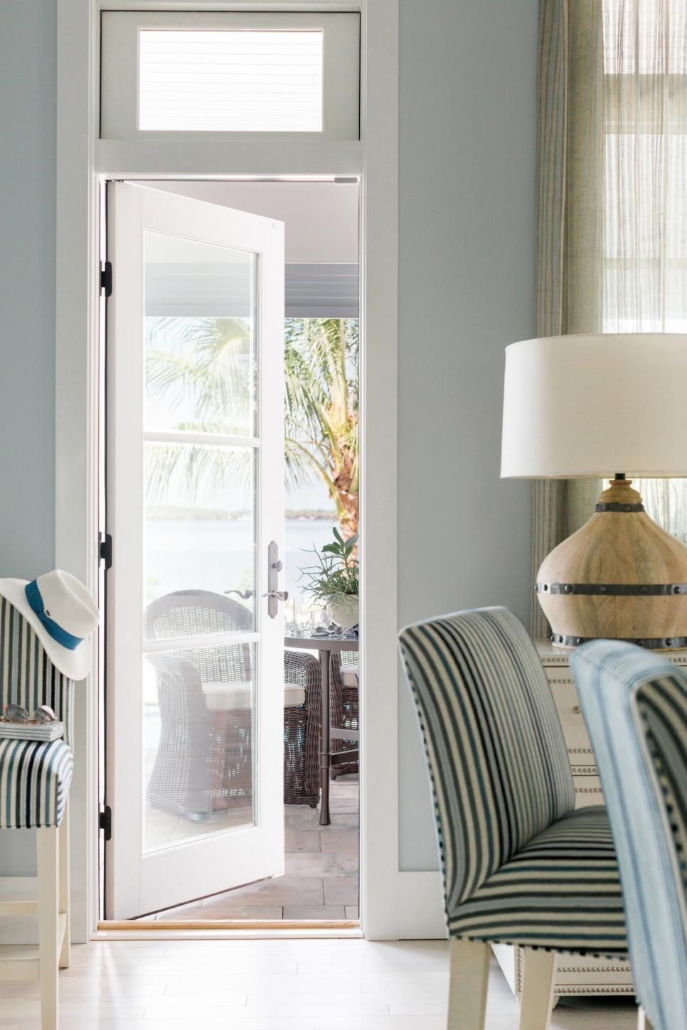 Best bay window design ideas that makes you enjoy the view easily 11