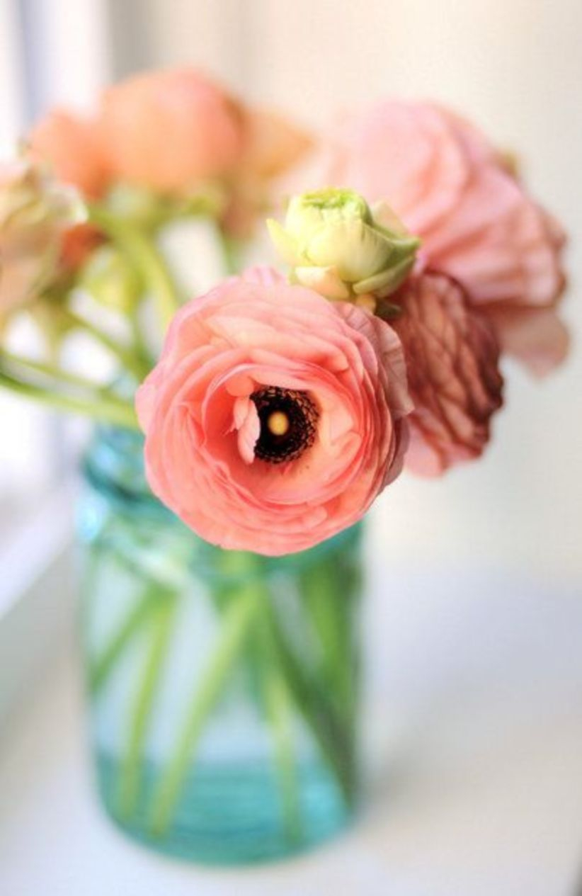 Cheerful ways to use mason jars this spring 04