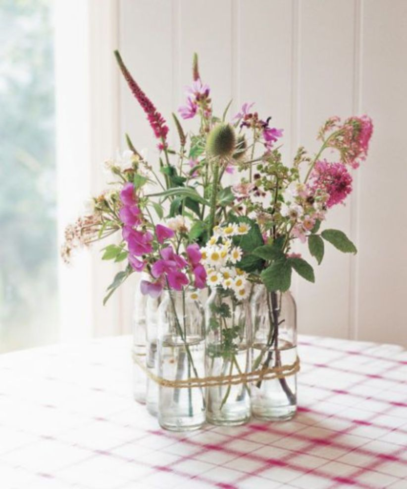 Cheerful ways to use mason jars this spring 17