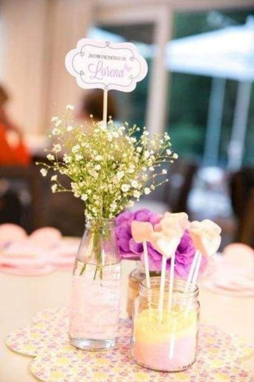 Cheerful ways to use mason jars this spring 24