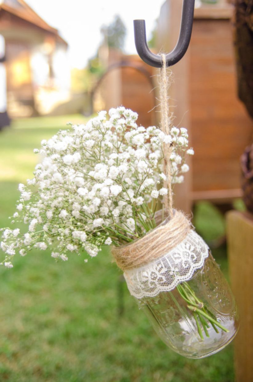 Cheerful ways to use mason jars this spring 31