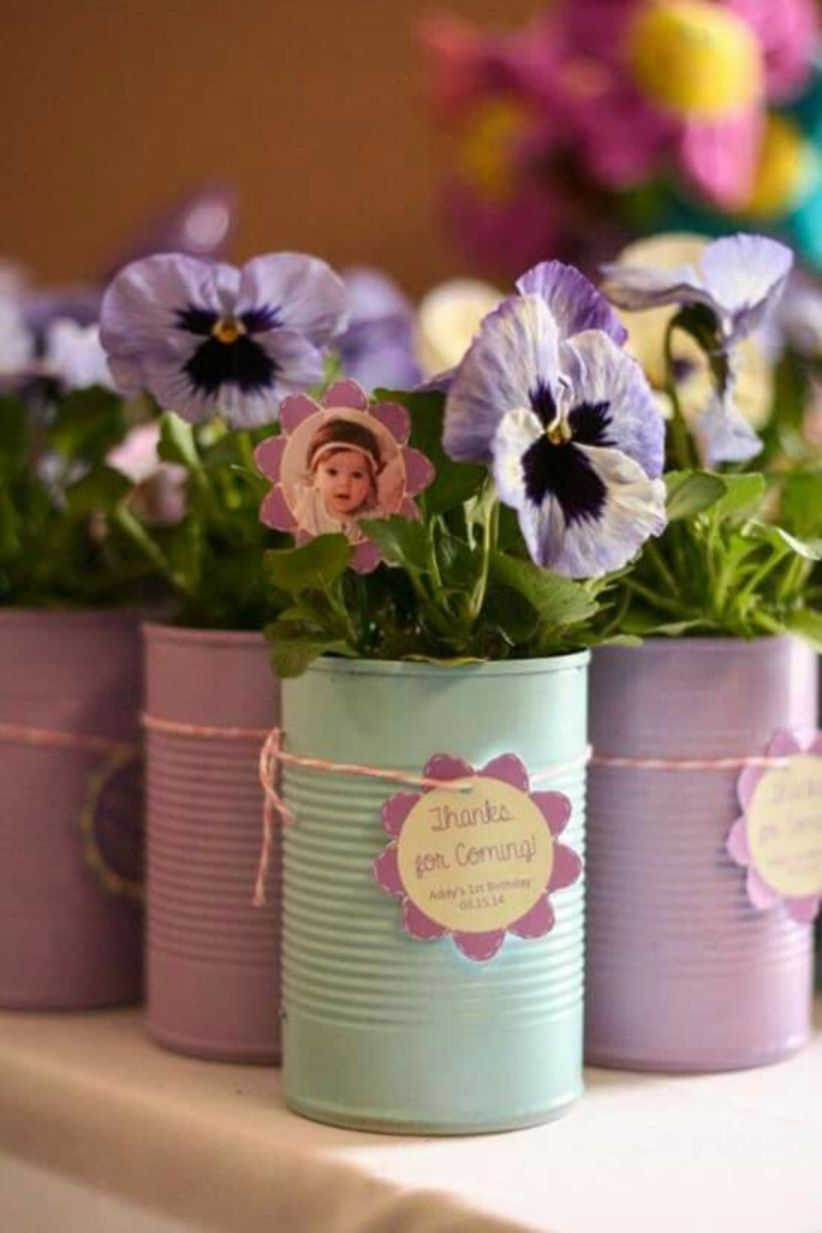 Cheerful ways to use mason jars this spring 41