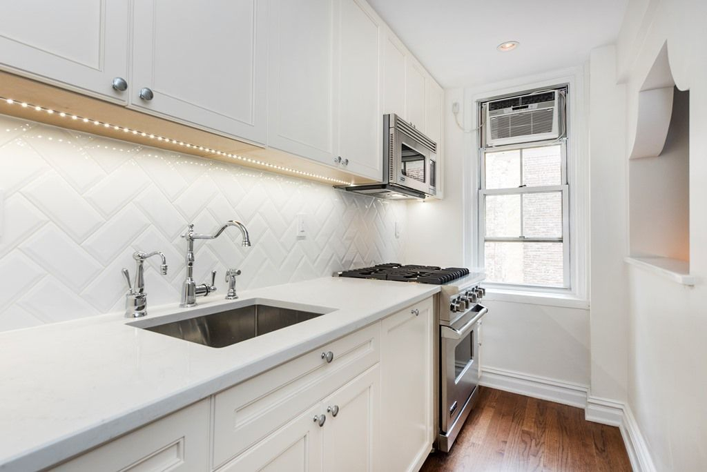 Modern herringbone pattern to give unique elements to your kitchen 03