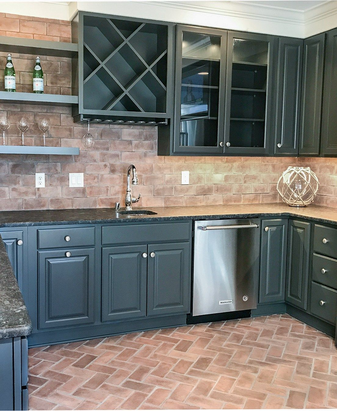 Modern herringbone pattern to give unique elements to your kitchen 04