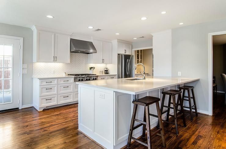 Modern herringbone pattern to give unique elements to your kitchen 39