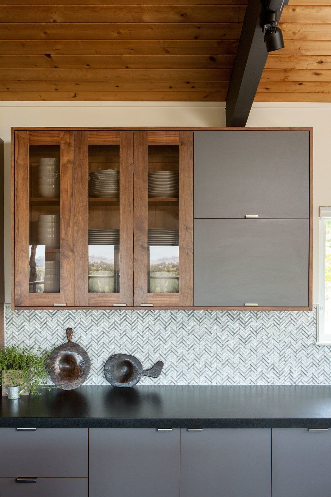 Modern herringbone pattern to give unique elements to your kitchen 50