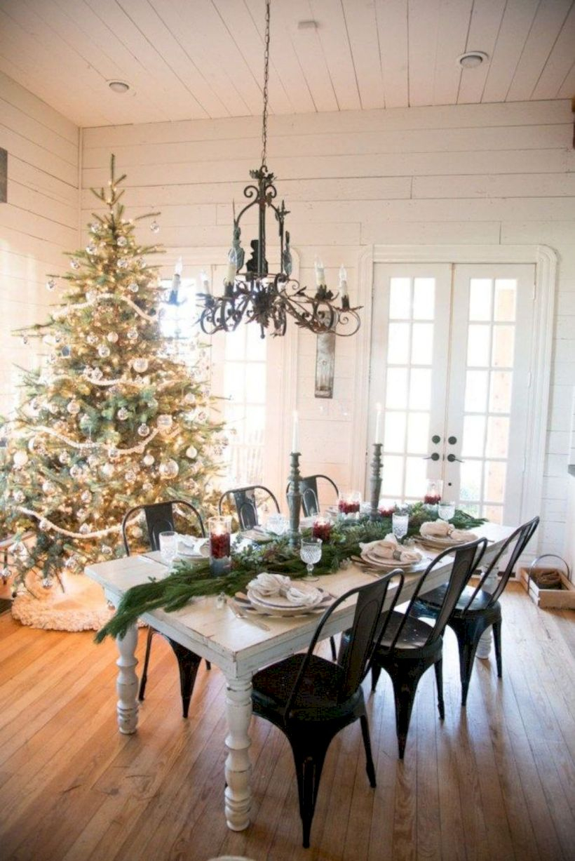 Adorable farmhouse christmas decor ideas 02