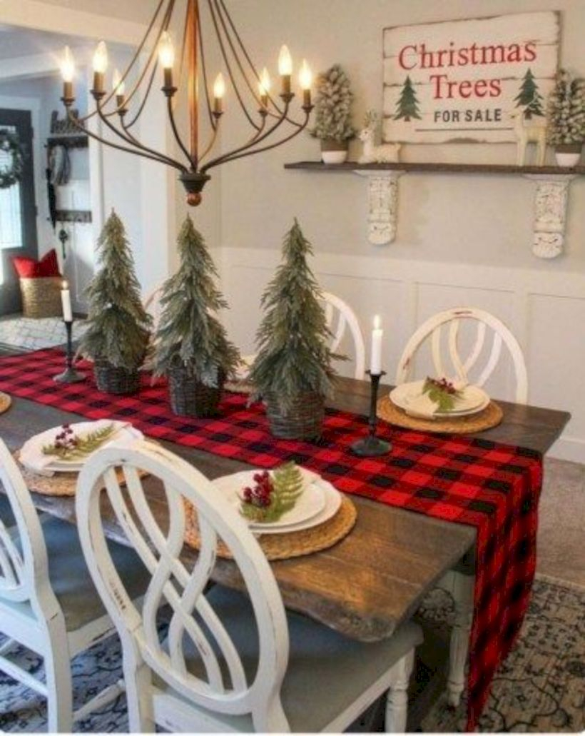 Adorable farmhouse christmas decor ideas 22