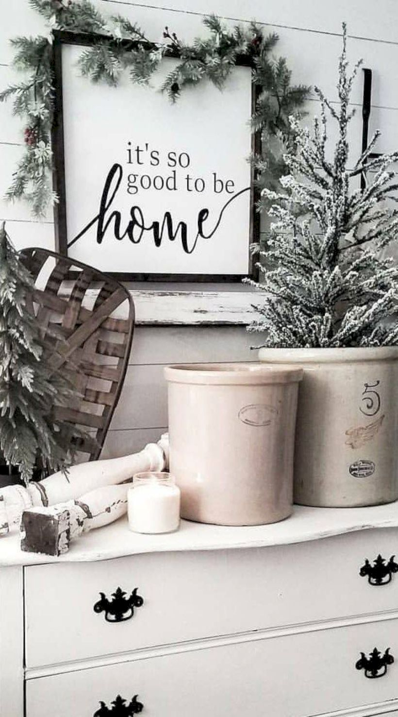 Adorable farmhouse christmas decor ideas 29