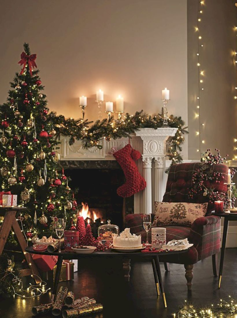 Adorable farmhouse christmas decor ideas 32