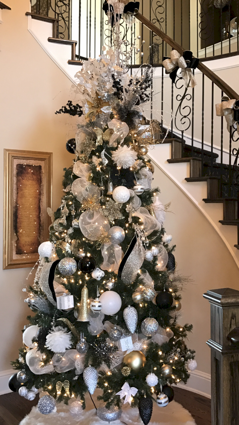 Awesome silver and white christmas tree decorating ideas 28