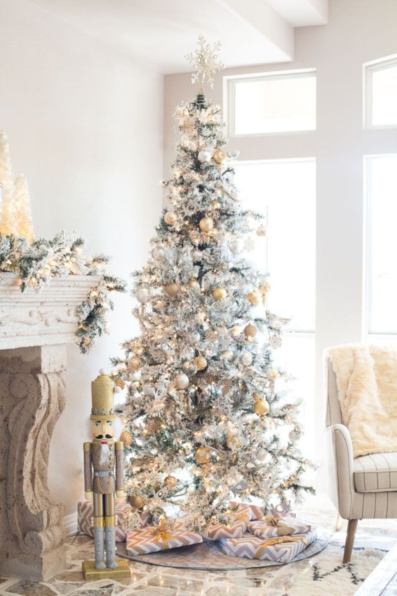 Awesome silver and white christmas tree decorating ideas 32