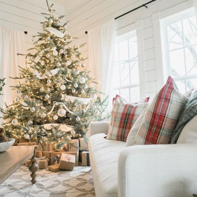 Awesome silver and white christmas tree decorating ideas 36