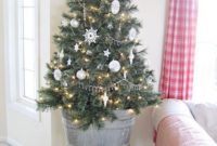 Beautiful christmas decor for small space 34
