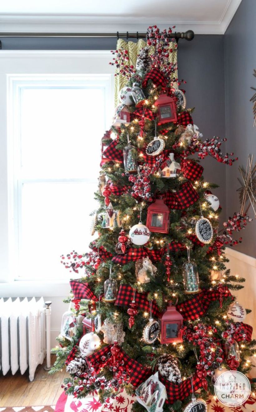 Beautiful christmas tree decoration ideas to see 05
