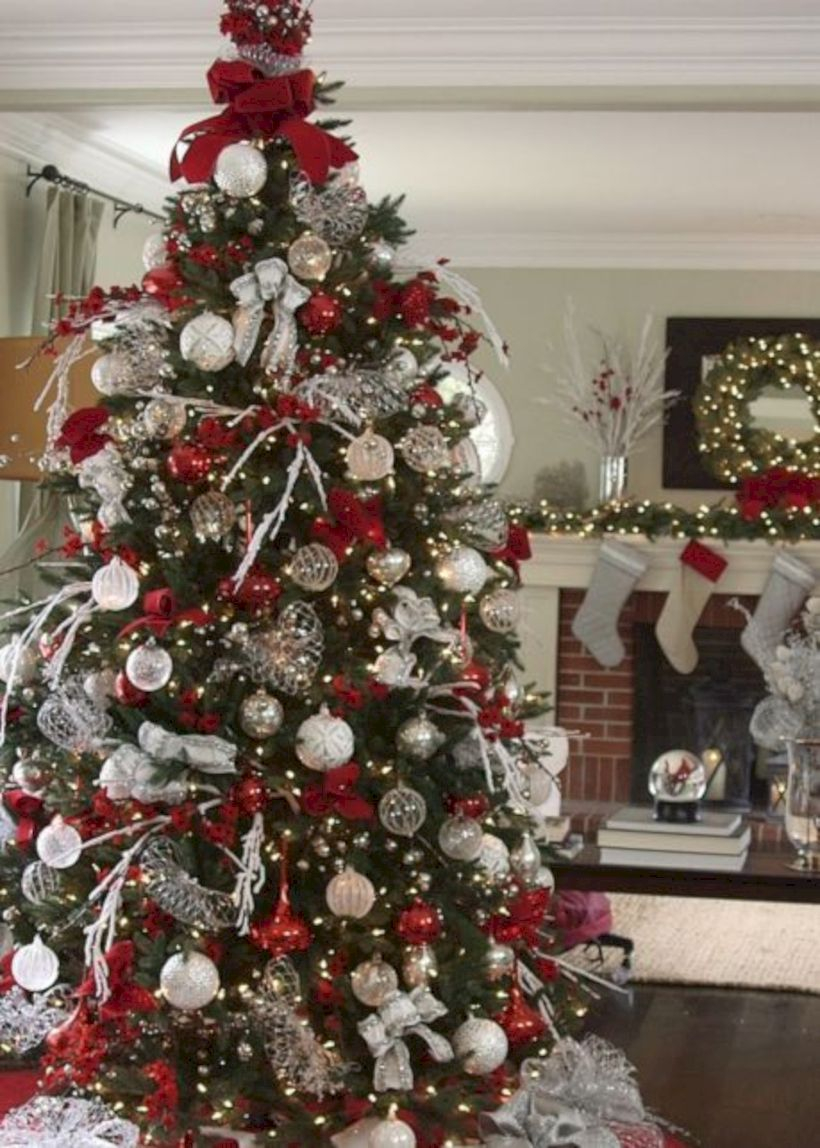 Beautiful christmas tree decoration ideas to see 06