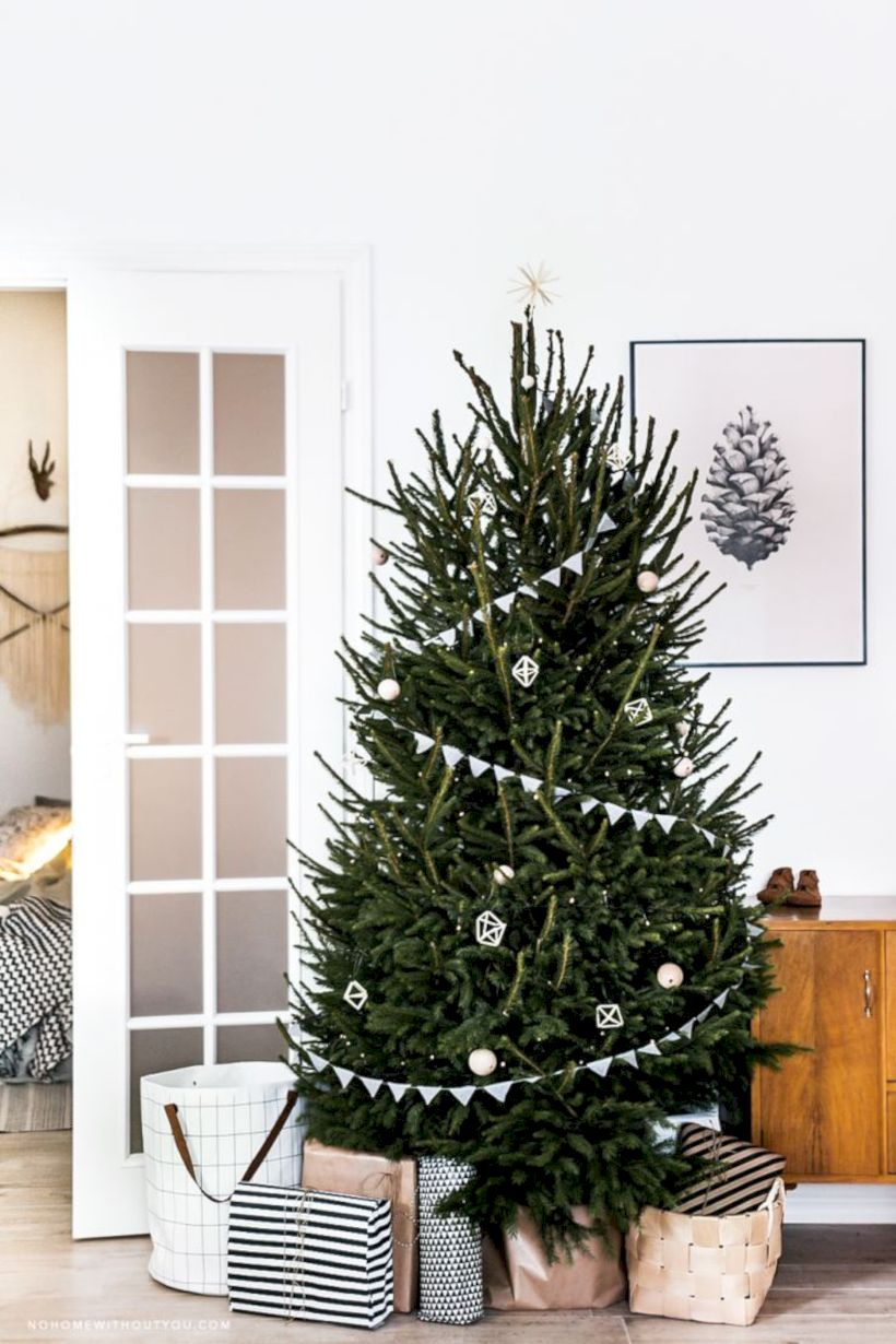 Beautiful christmas tree decoration ideas to see 10