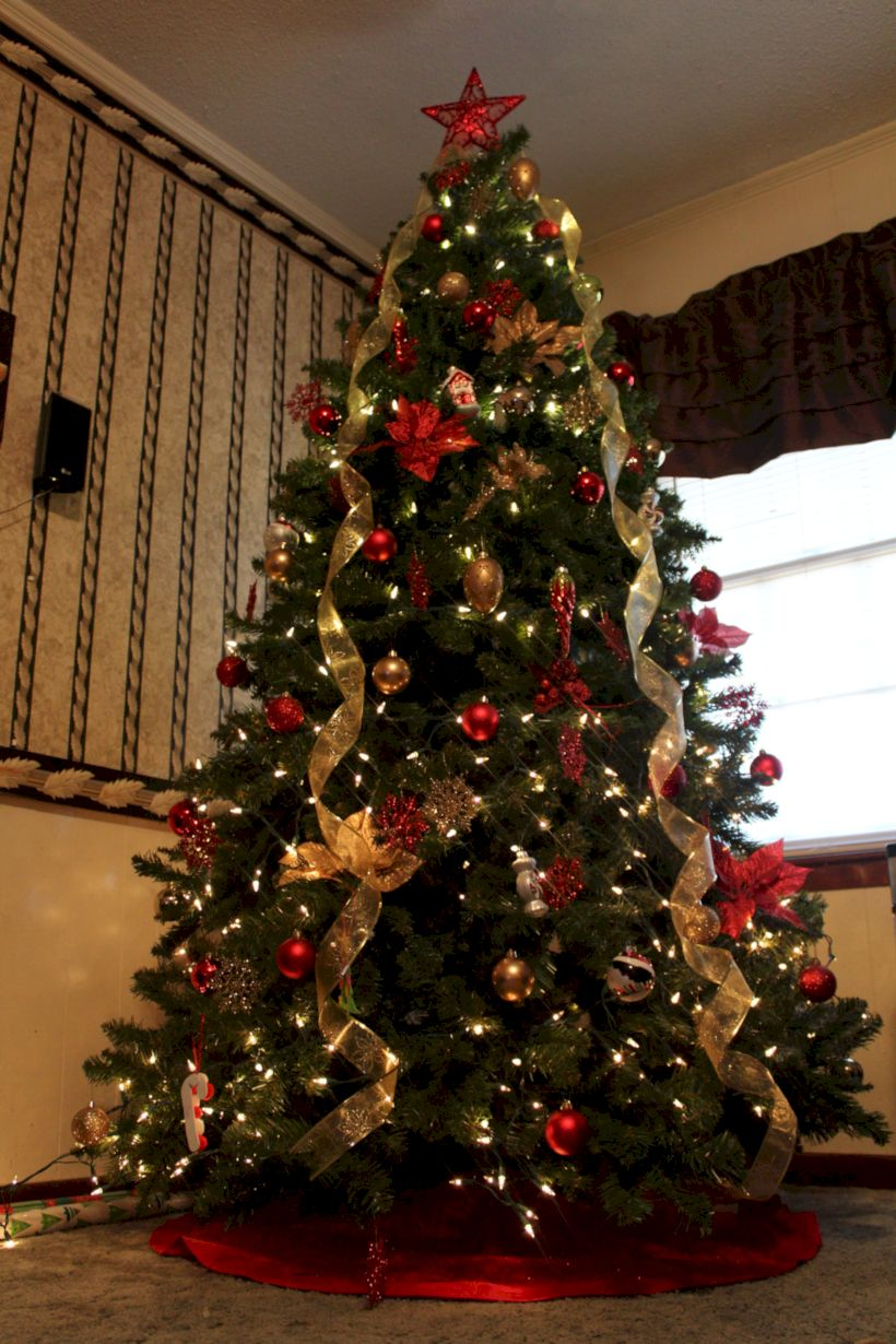 Beautiful christmas tree decoration ideas to see 12