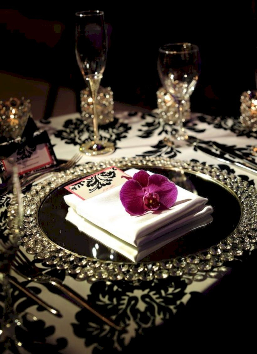 Beautiful winter table decoration ideas for a romantic dinner 01